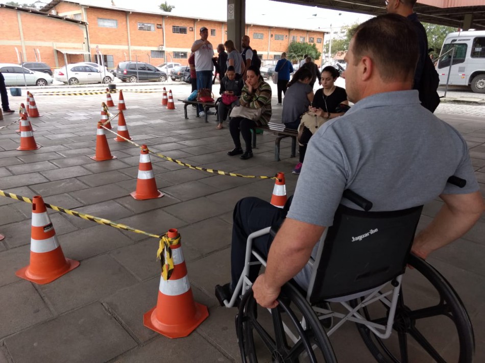 Treinamento orienta funcionários do transporte coletivo a atender pessoas com restrição de mobilidade