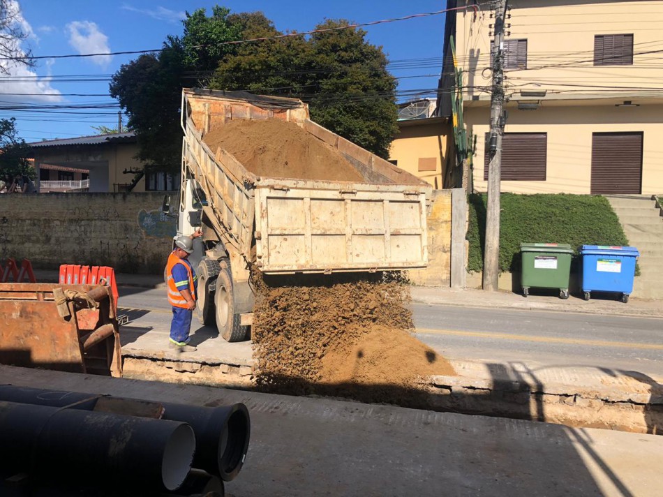 Obras para o novo Reservatório Fortaleza prosseguem na Francisco Vahldieck