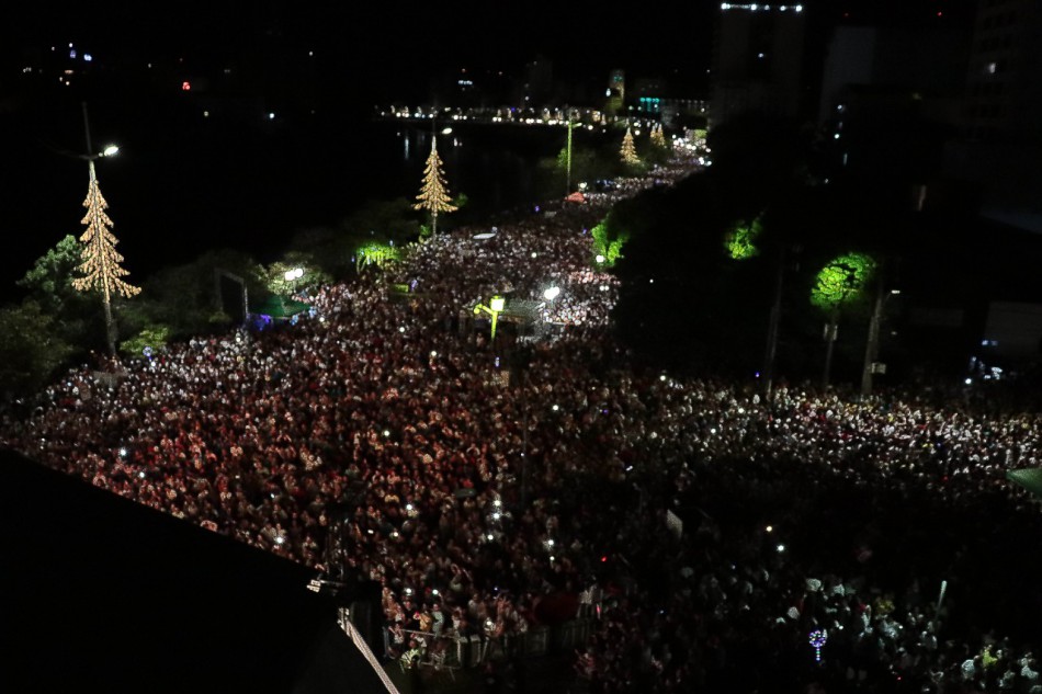 Réveillon de Blumenau leva cerca de 80 mil pessoas à Avenida Beira-Rio