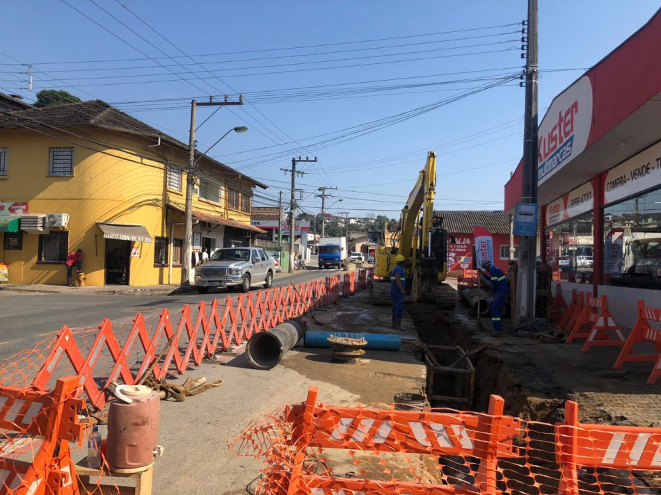 Obras de expansão de rede se concentram na Rua 25 julho