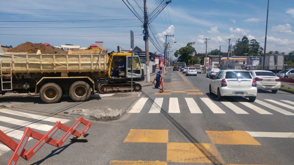 Obras de expansão de rede avançam para a Rua 2 de Setembro, na Itoupava Norte 