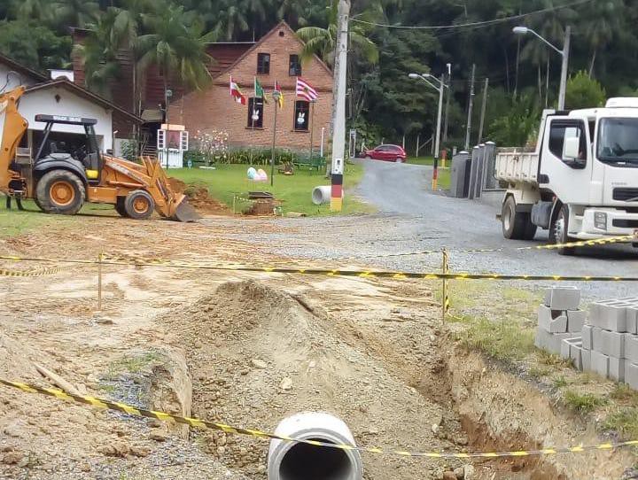 Obras do Projeto Esforço Concentrado são suspensas na Vila Itoupava