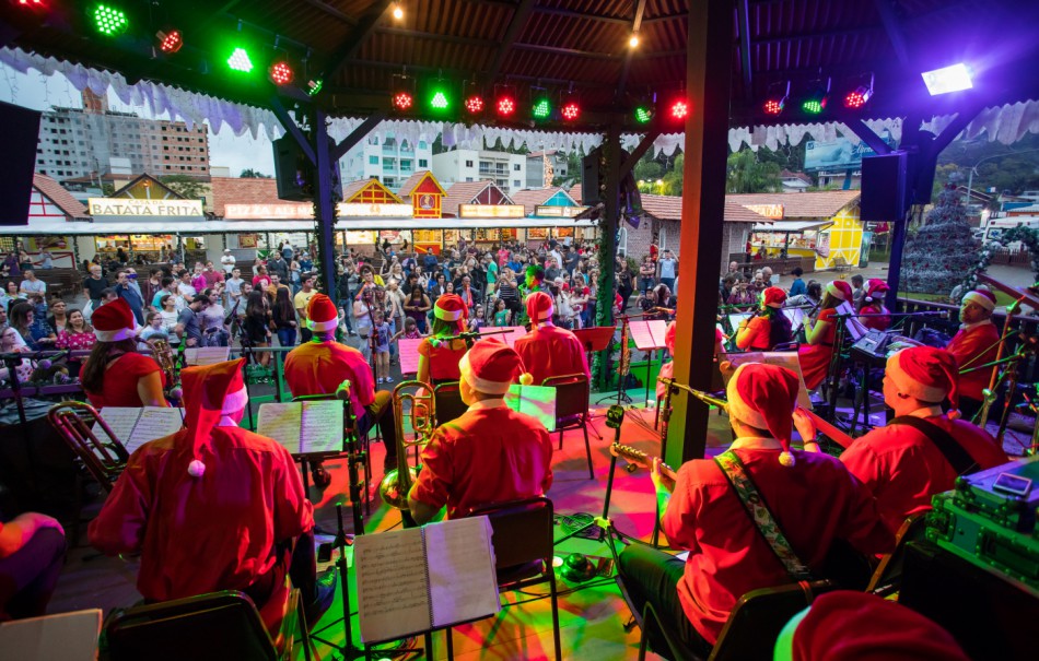 Janelas e sacadas da Prefeitura serão palco de Cantata de Natal nesta quinta, dia 21