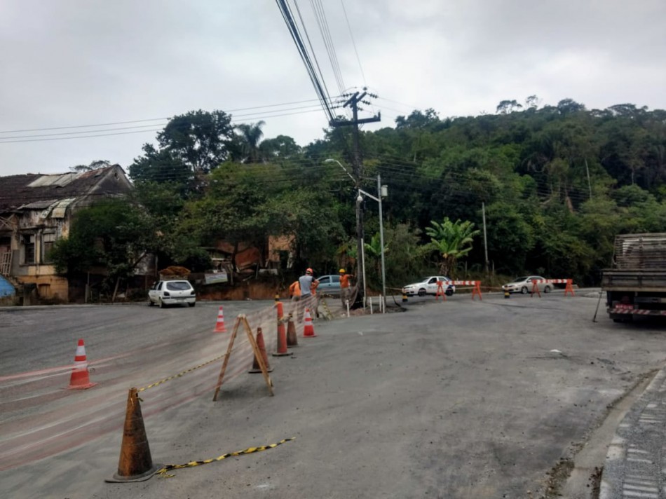 Rotatória da Itoupavazinha tem mais de 50% dos serviços executados