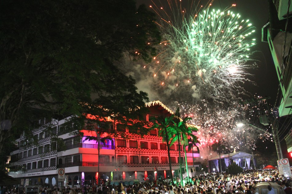 Réveillon de Blumenau terá show com Rick e Renner e 15 minutos de fogos