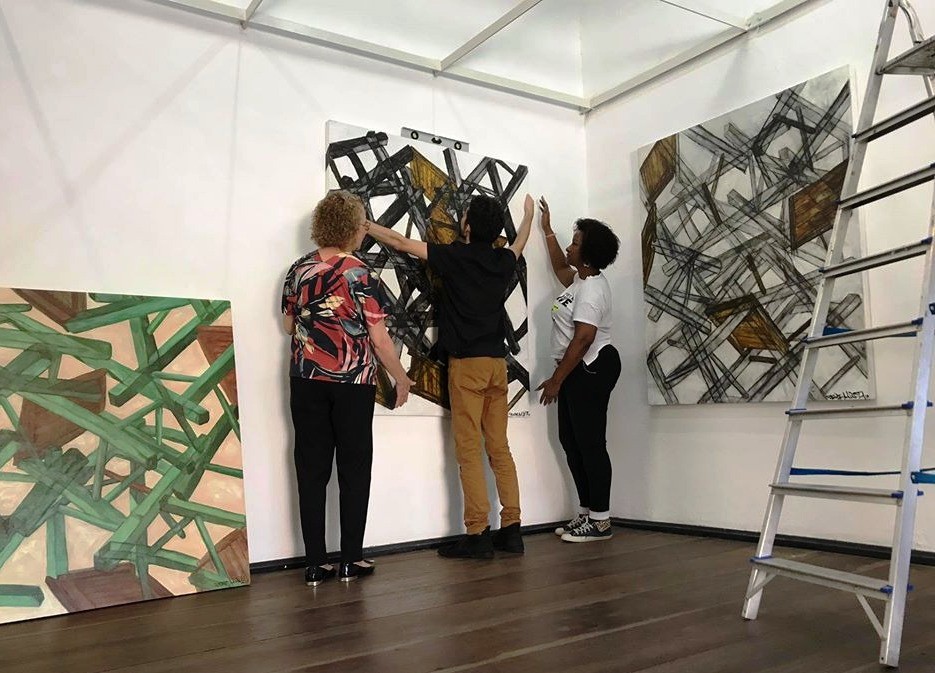 Visita virtual ao museu destaca a exposição "Sobre Cadeiras"