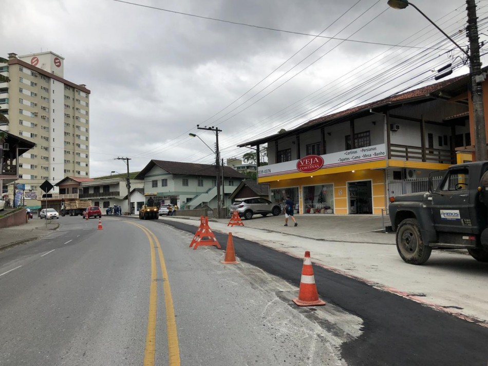 Rua Francisco Vahldieck recebe pavimentação 
