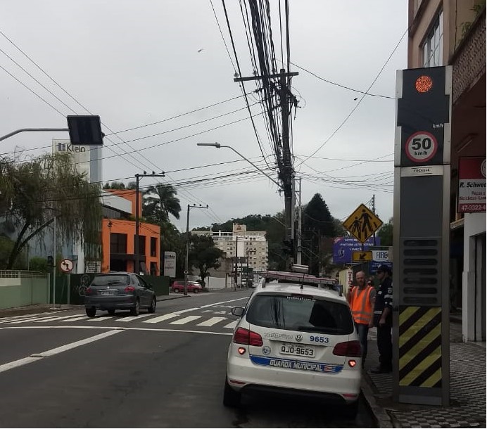 Lombadas eletrônicas passam por aferição do Inmetro