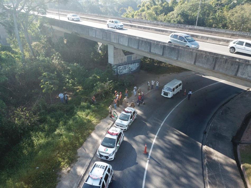 Abordagem Social faz ação com pessoas em situação de rua na Ponte do Tamarindo