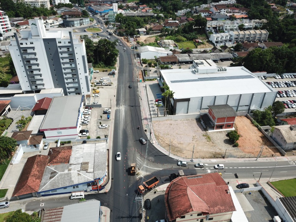 Quarta pista da Rua General Osório ganha forma