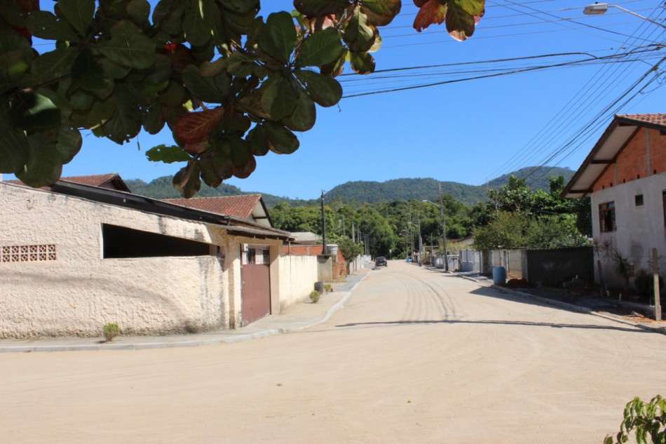 Programa de Mutirão atende mais três vias na Itoupava Central 