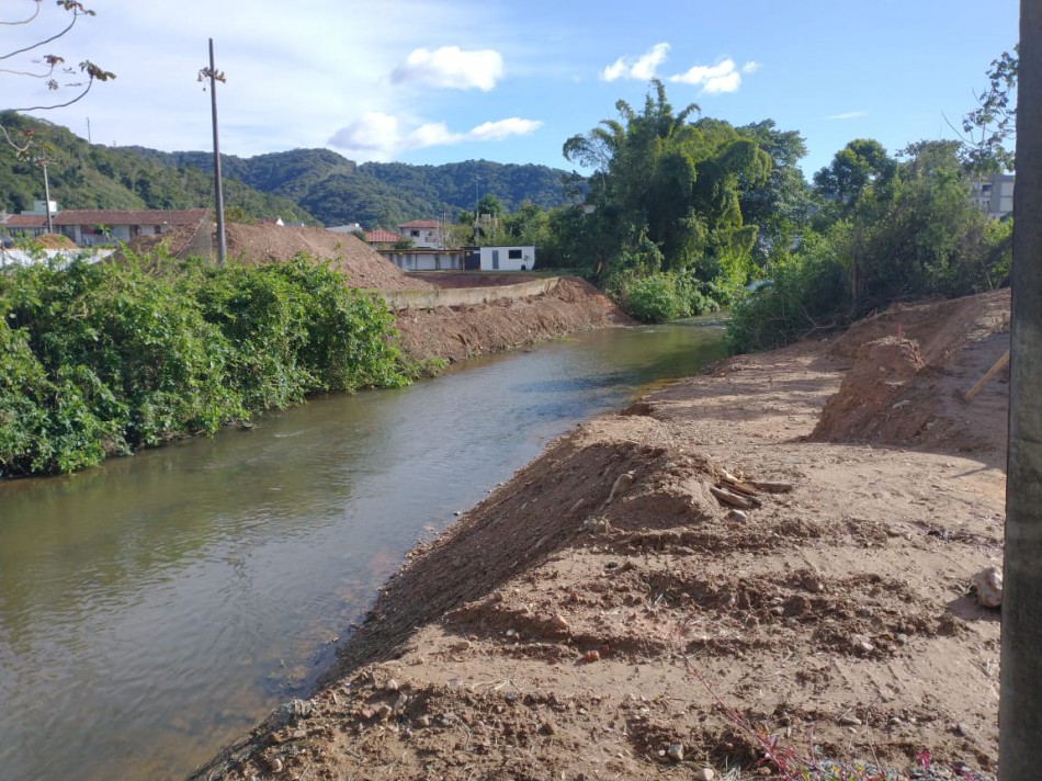 Ponte da Rua Anchieta no Garcia entra na fase de terraplanagem 