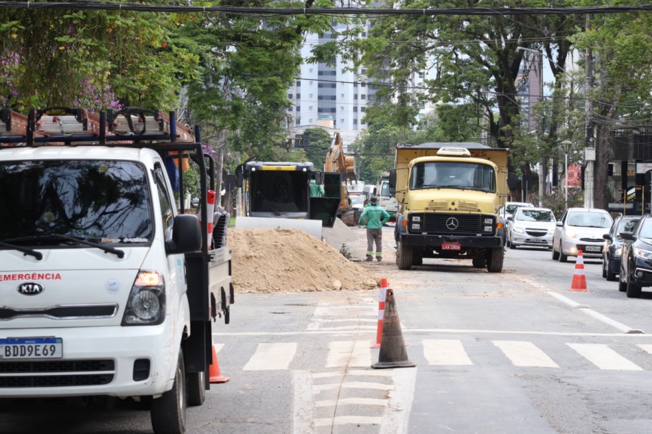 Prefeitura adota medidas emergenciais para amenizar o trânsito na região da Alameda Rio Branco