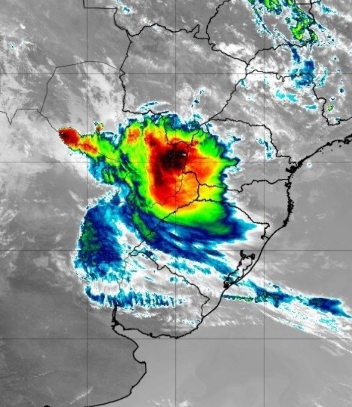 Defesa Civil emite alerta com possibilidade de trovoadas nesta quarta-feira