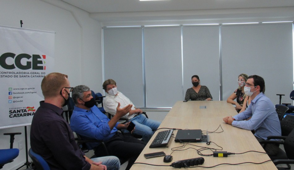 Controladoria-Geral de Blumenau faz visita técnica à CG do Estado