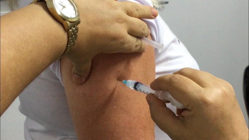 Trabalhadores de Saúde com 60 anos ou mais já podem agendar vacina contra a Covid-19 em Blumenau