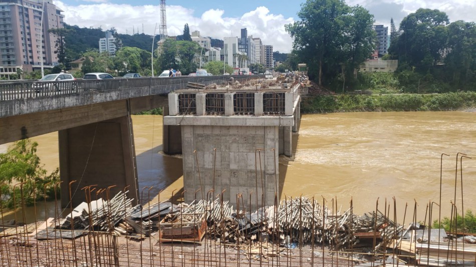 Última etapa do lançamento de vigas na Ponte do Centro será neste domingo