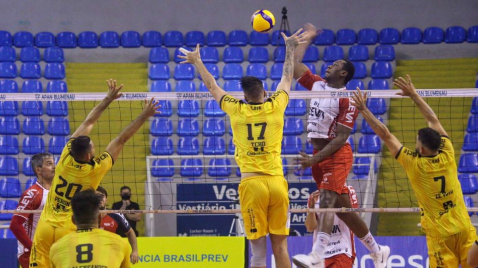 Apan/Eleva/Blumenau volta a vencer e sobe na classificação da Superliga