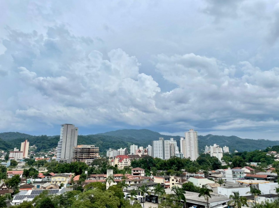 Defesa Civil emite alerta sobre a possibilidade de temporal neste sábado
