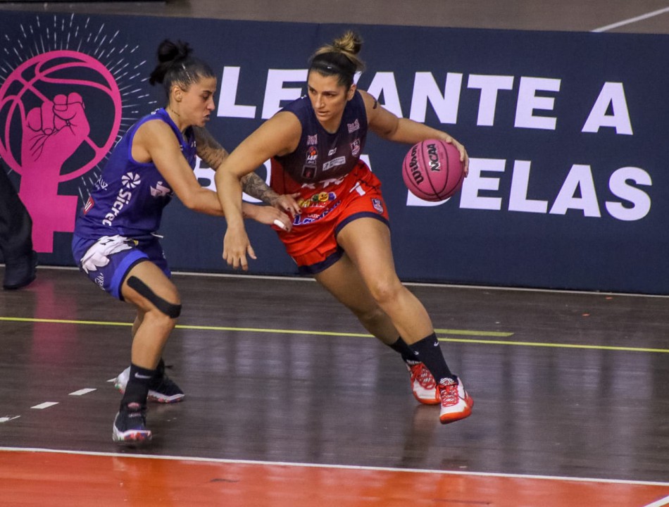 Blumenau vence na estreia da LBF e quebra tabu contra Campinas