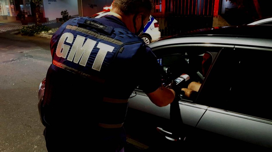 Em 72 horas, trânsito em Blumenau registra 16 acidentes e GMT aborda 12 condutores embriagados nos cinturões noturnos