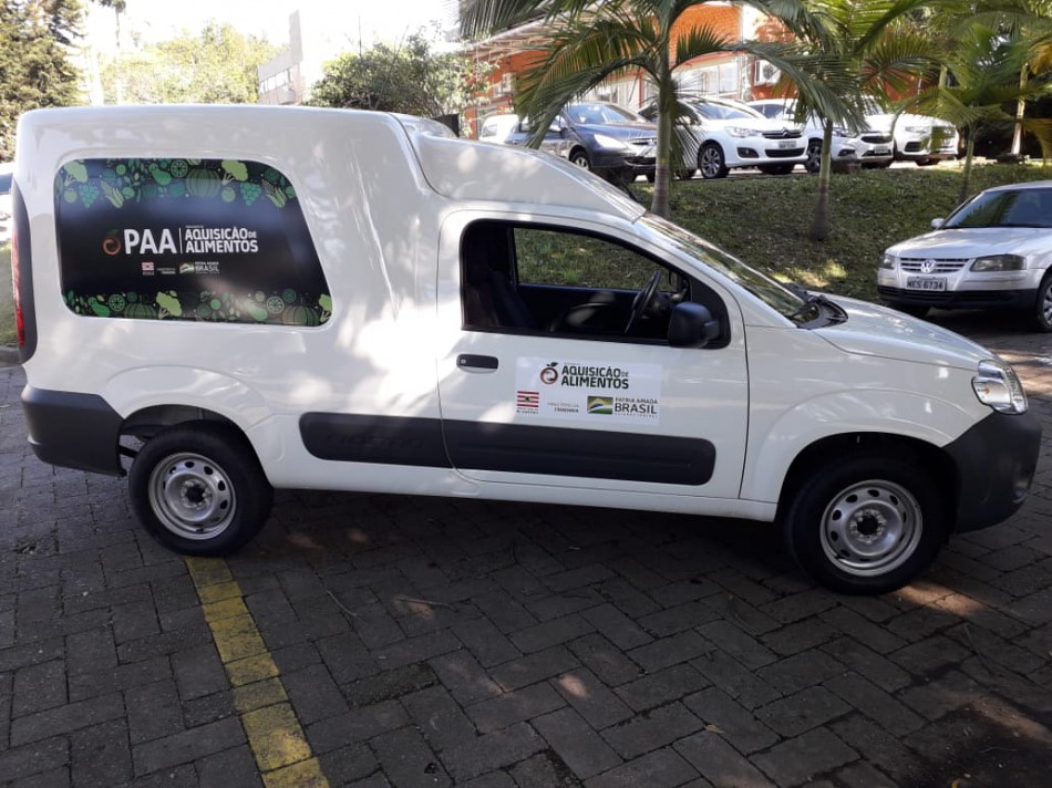 Banco de Alimentos recebe veículo para transporte alimentício em Blumenau