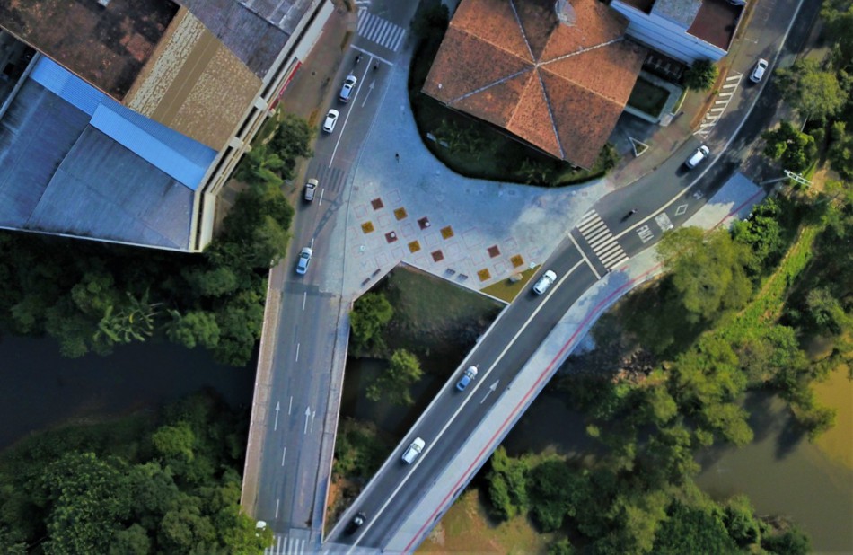 Prefeitura faz entrega simbólica da Ponte da Rua 15 de Novembro e da Praça do Remador