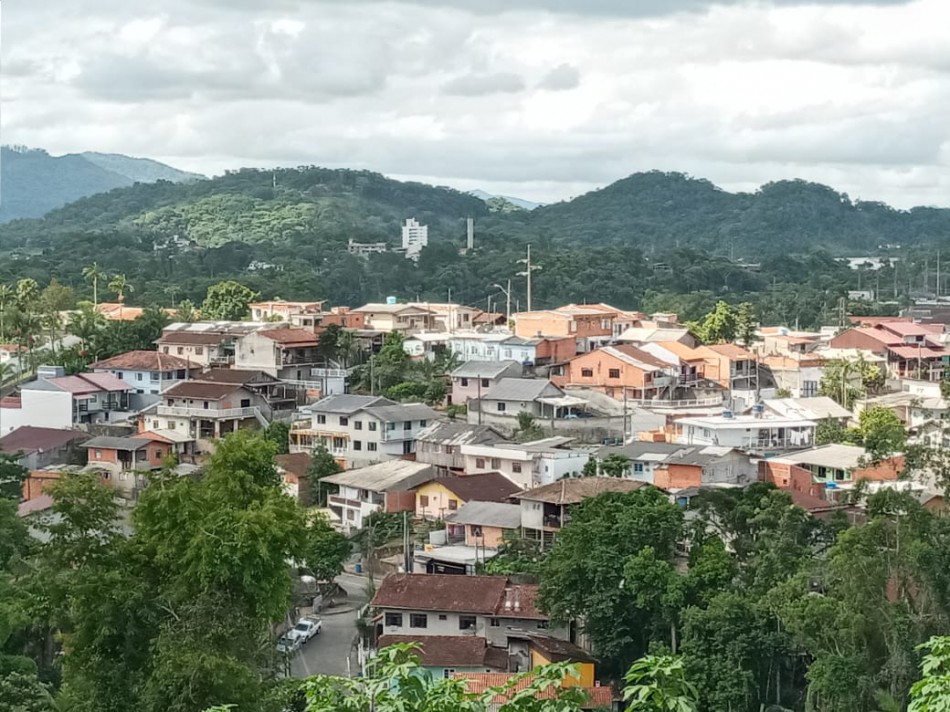 Prefeito assina ordem de serviço para pavimentação da Vila Bromberg e Vila Feliz