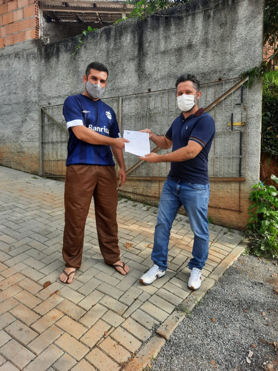 Moradores da Vila Vitória recebem números de suas casas
