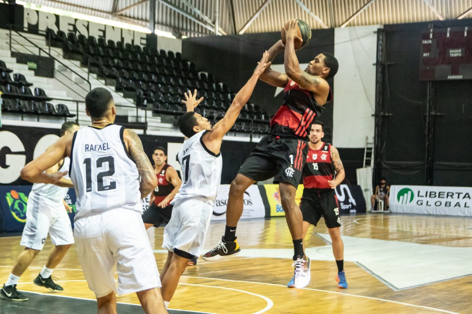 Flamengo Blumenau conquista classificação às quartas de final do Campeonato Brasileiro de Basquete