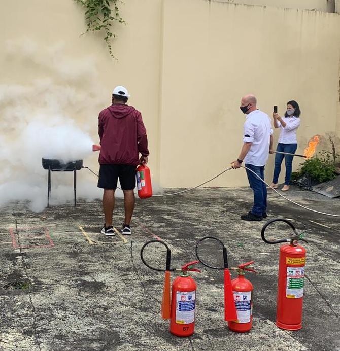 Equipe dos museus participa de curso contra incêndio