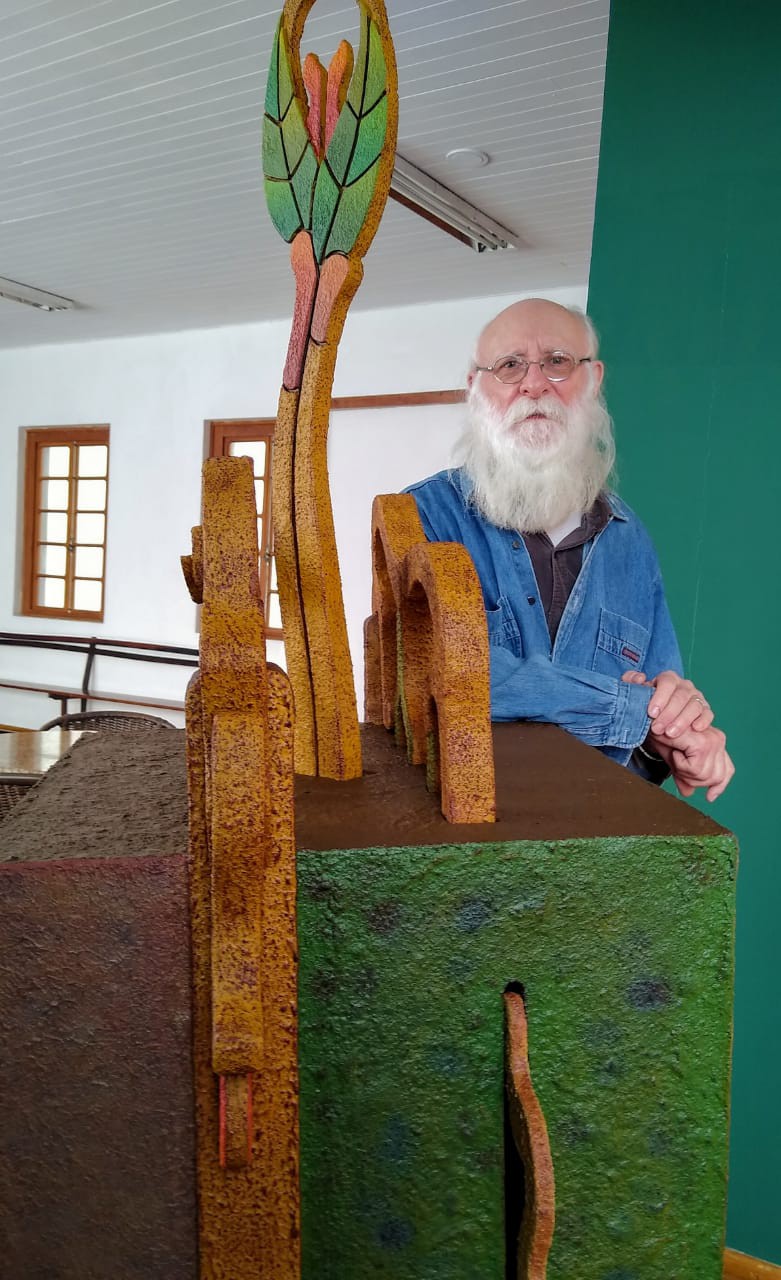 Reynaldo Pfau revitaliza obra produzida há 24 anos