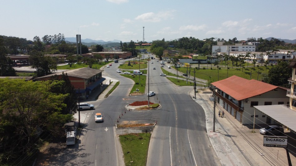 Revitalização da Rua Eng. Udo Deeke modifica acesso na saída do Terminal Aterro
