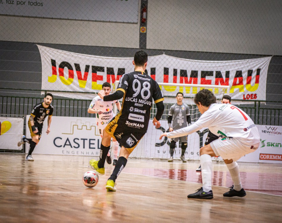 Blumenau enfrenta nesta quarta o Tubarão pelo Catarinense de Futsal