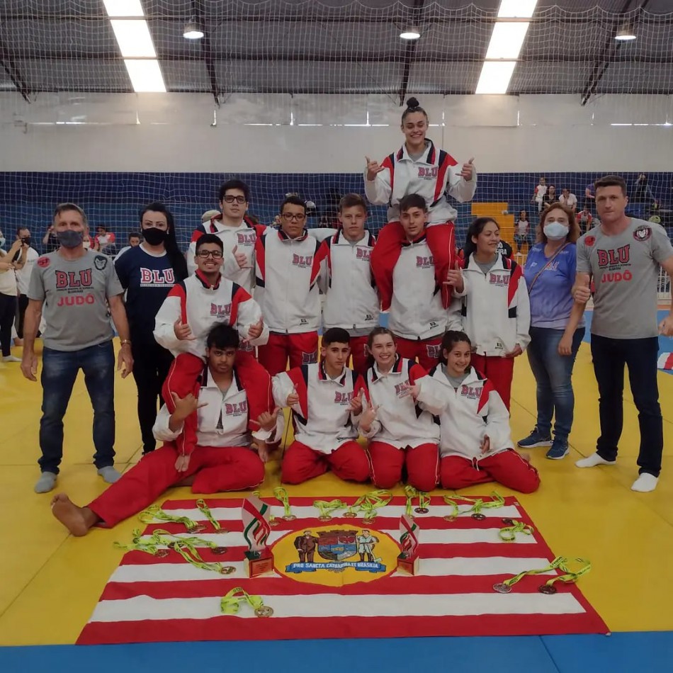 Blumenau conquista cinco medalhas em modalidades coletivas e título no Judô masculino na Olesc
