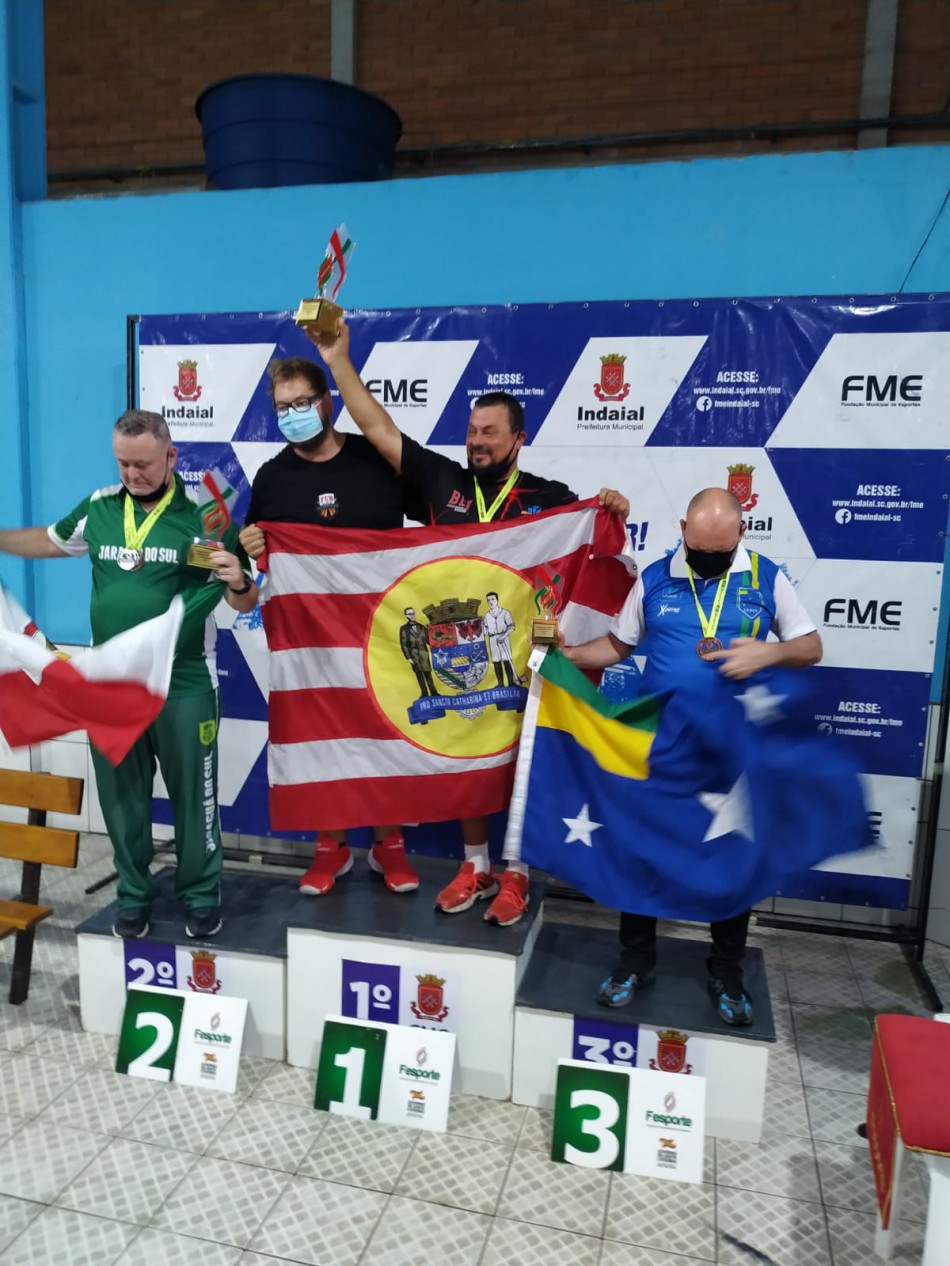 Natação campeã nos Joguinhos e título no Remo; Blumenau mais uma vez foi destaque nos esportes no fim de semana