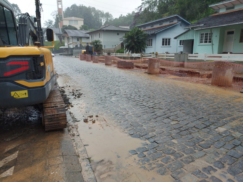 Trecho da Rua Henrique Conrad será interditado para obras de reurbanização na próxima segunda-feira, dia 31