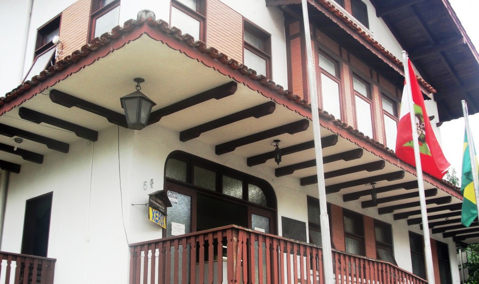 Arquivo Histórico instala arquivo deslizante em abril