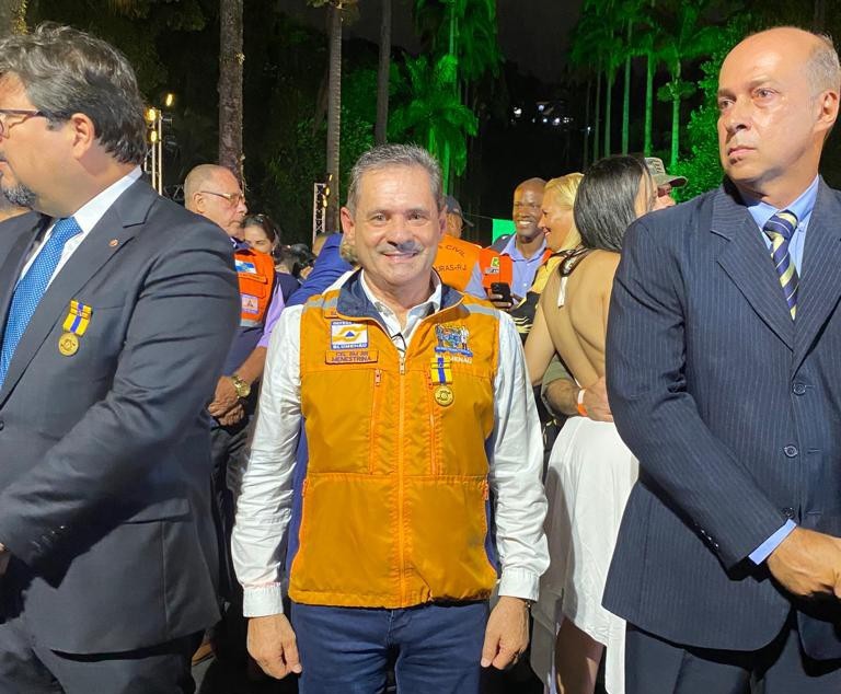 Blumenau é premiada no Rio de Janeiro com a Medalha Mérito Defesa Civil