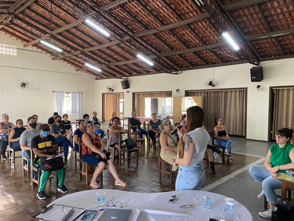 CMAS realiza encontro sobre controle social com usuários do Cras Garcia