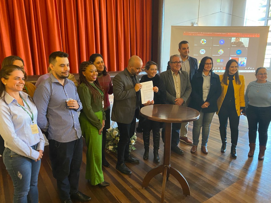 Blumenau participa de reuniões de gestores de Assistência Social em Indaial