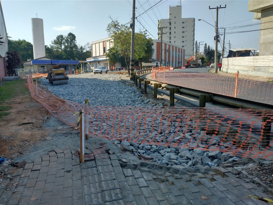 Município inicia os trabalhos para implantação de nova rotatória na Rua Amazonas