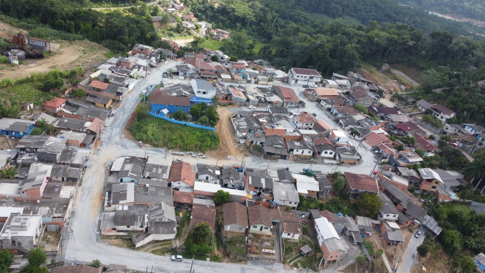 Pavimentação da Vila Bromberg/Vila Feliz em estágio final 