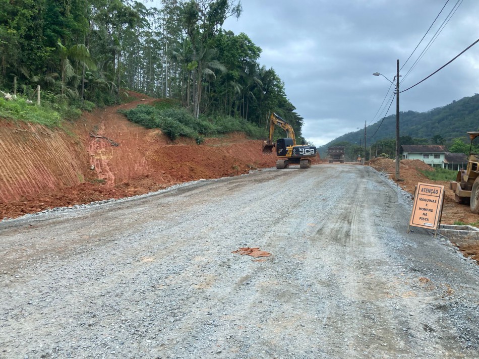 Primeiro trecho da Rua Carlos Krueger será pavimentado nesta semana 