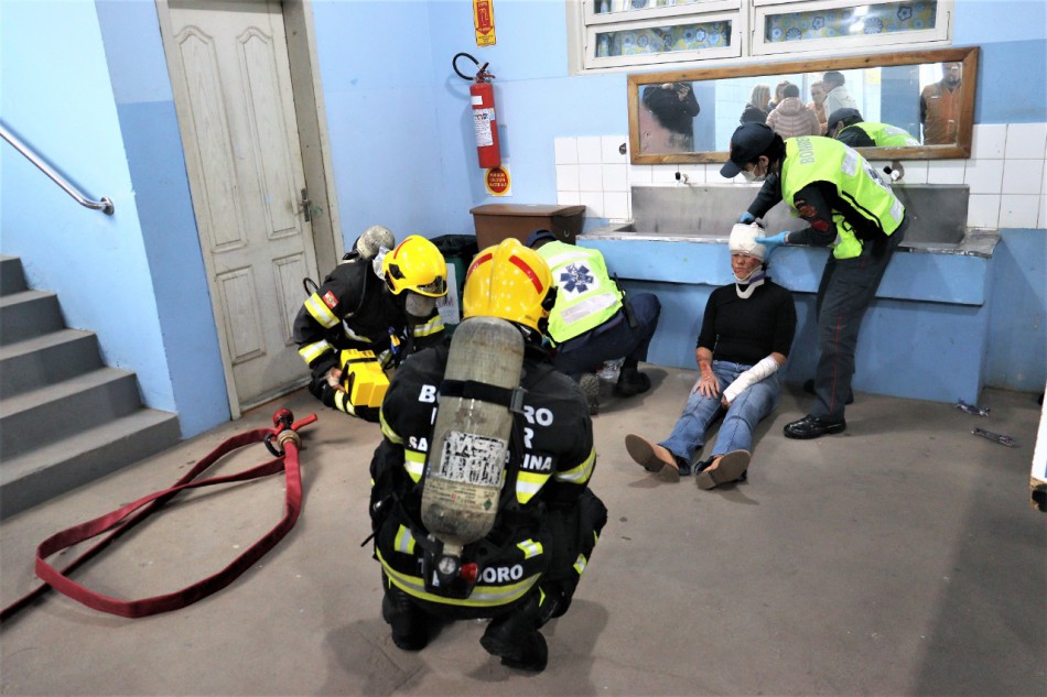 Programação do Julho Laranja inicia com simulado de evacuação das escolas da Rede Municipal 
