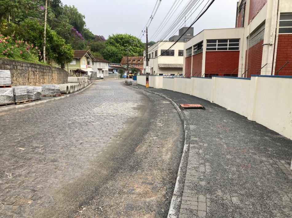 Reurbanização da Rua Henrique Conrad terá etapa neste domingo