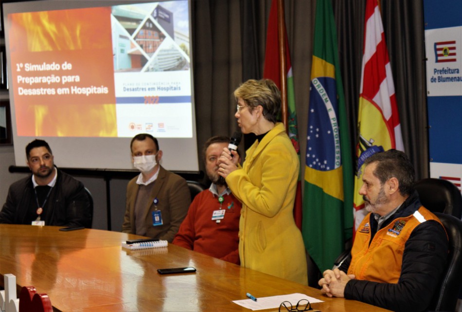 Reunião sobre o 1º Simulado de Preparação para Desastres é realizada com o GRAC
