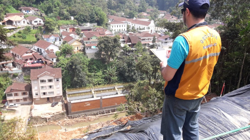 Técnicos de Blumenau compartilham experiências vivenciadas em Petrópolis 