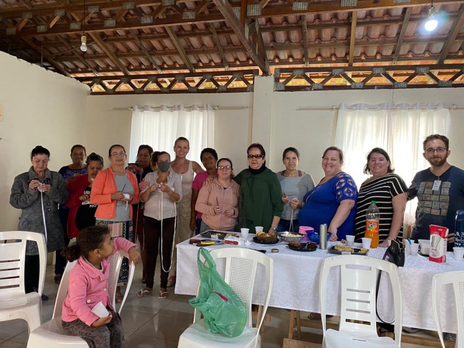 Cras V realiza oficina com moradores do Condomínio Araucárias no Passo Manso