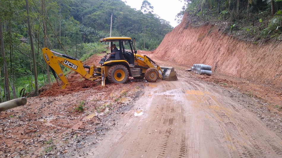 Prefeitura de Blumenau avança nas obras de alargamento e reestruturação do trecho final da Rua Paul Draeger